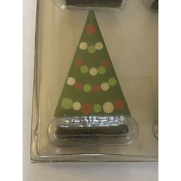 2 DII Design Imports Mini Christmas Trees Flat Metal Glossy Enamel 4 Pack - Picture 8 of 9